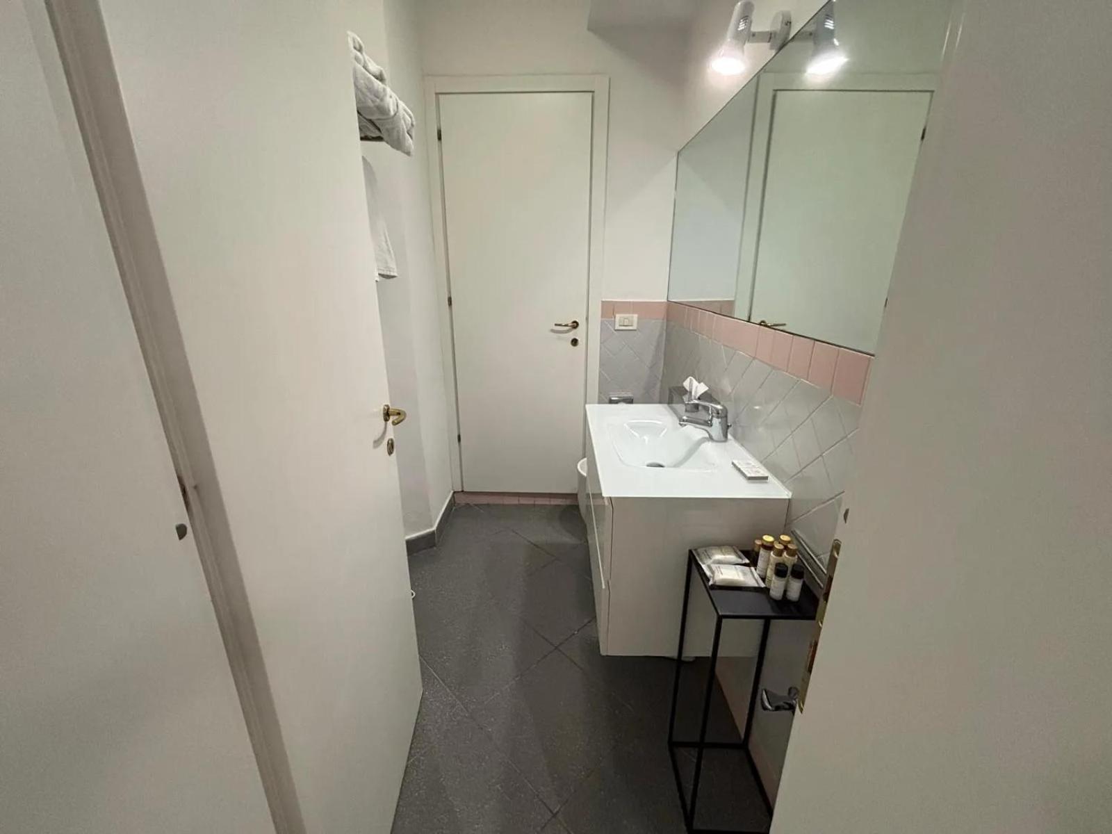 Phi Hotel Bologna Apartments Eksteriør billede