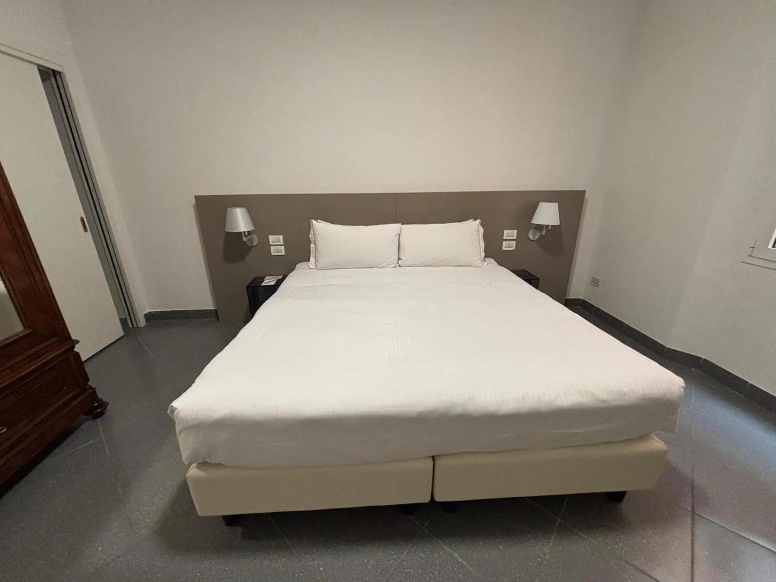Phi Hotel Bologna Apartments Eksteriør billede